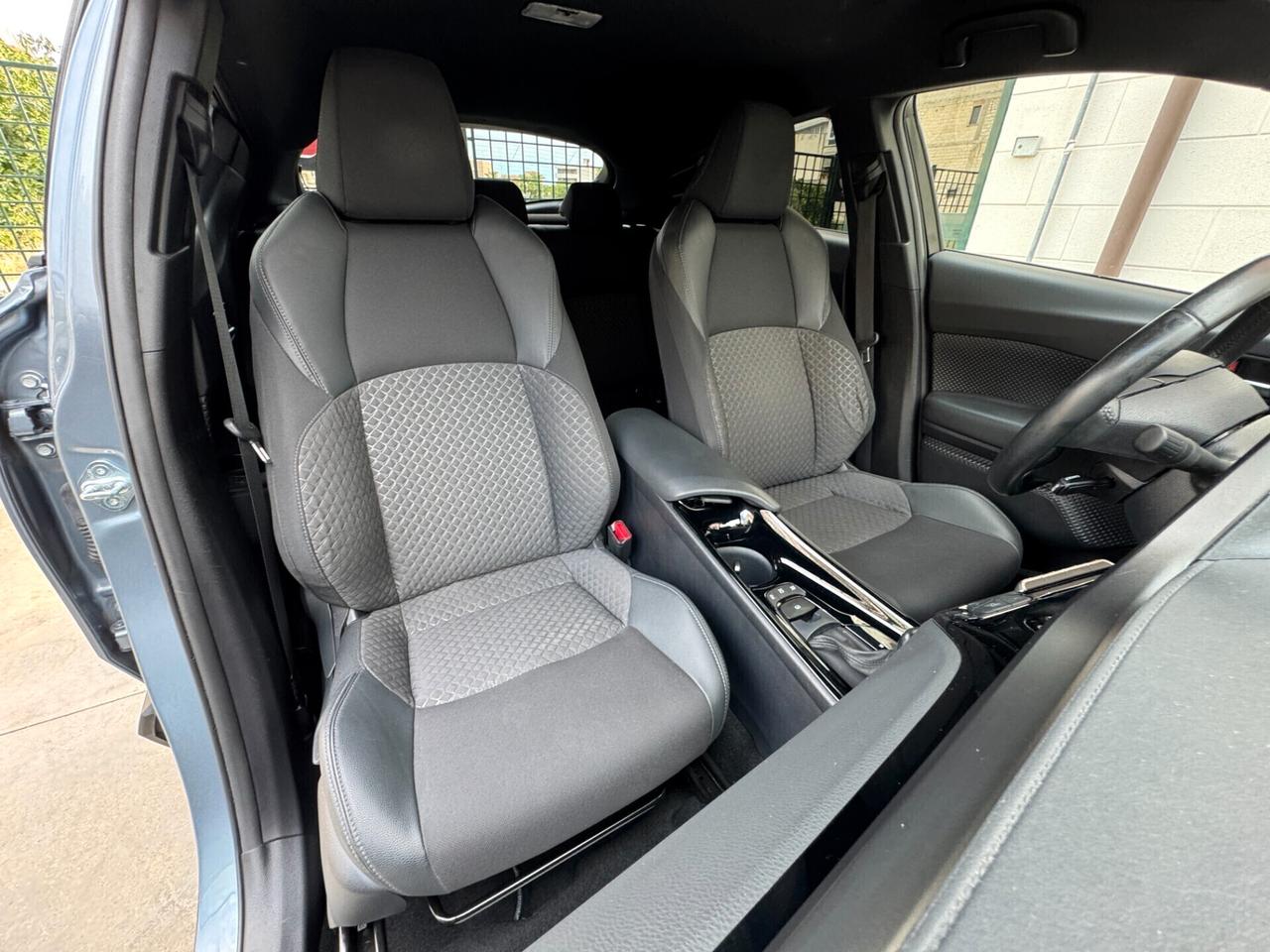 TOYOTA C-HR 1.8 HYBRID LOUNGE E-CVT 122CV