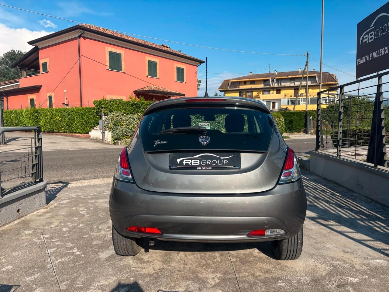 Lancia Ypsilon 1.2 69 CV 5 porte Silver