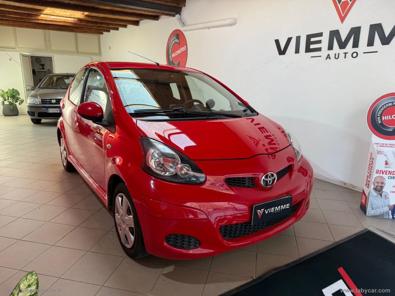 TOYOTA Aygo 1.0 12V VVT-i 5p.Deep Oc. Conn. MMT