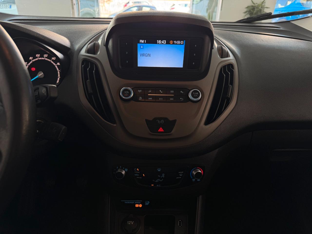 Ford Tourneo Courier 1.5 TDCI 75 CV