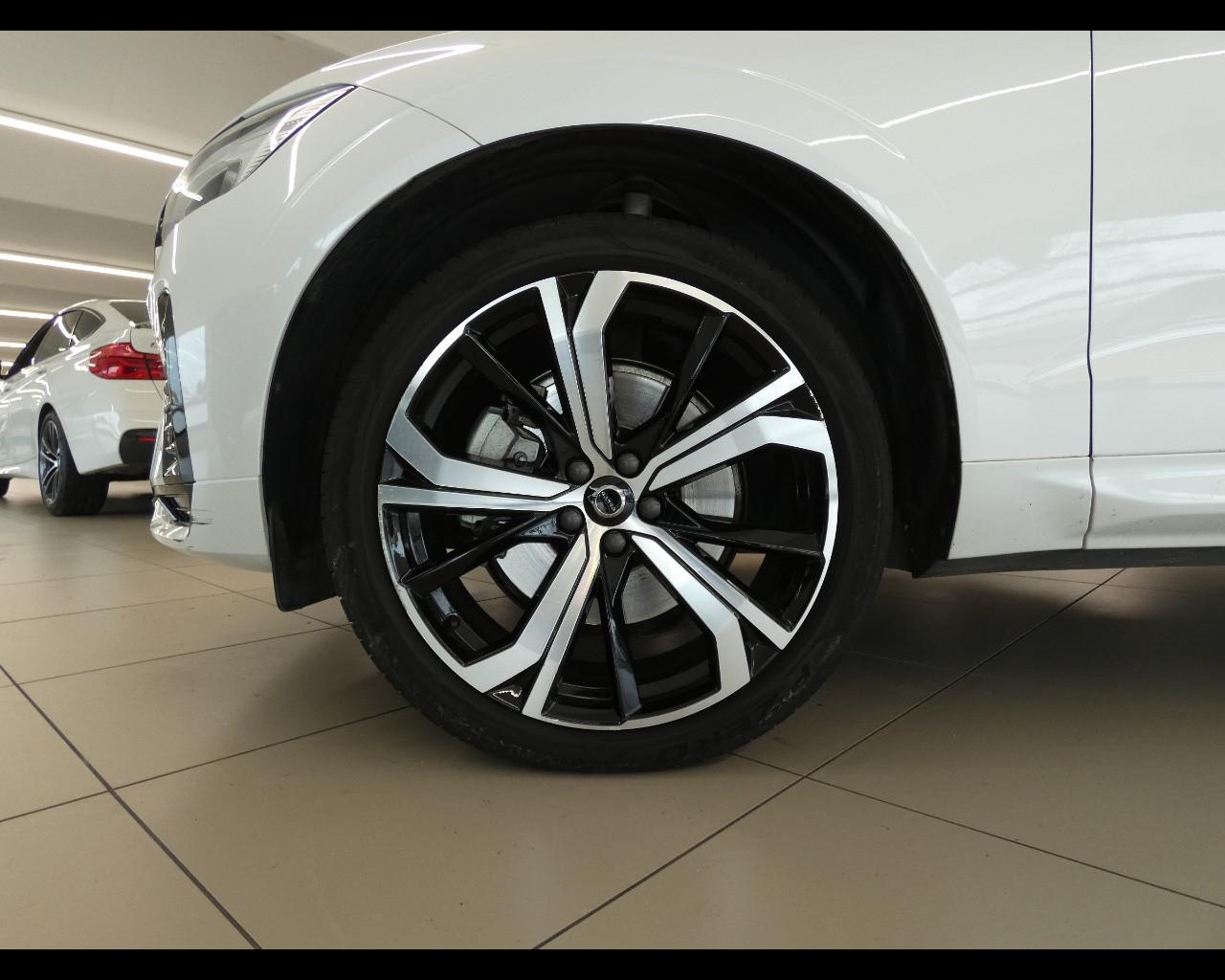 VOLVO XC60 (2017-->) - XC60 B4 (d) AWD automatico Plus Dark