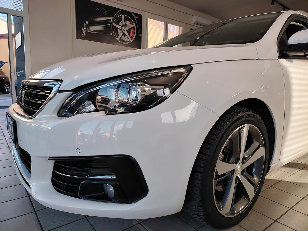 Peugeot 308 1.2 PureTech Turbo 130 S&S SW Allure