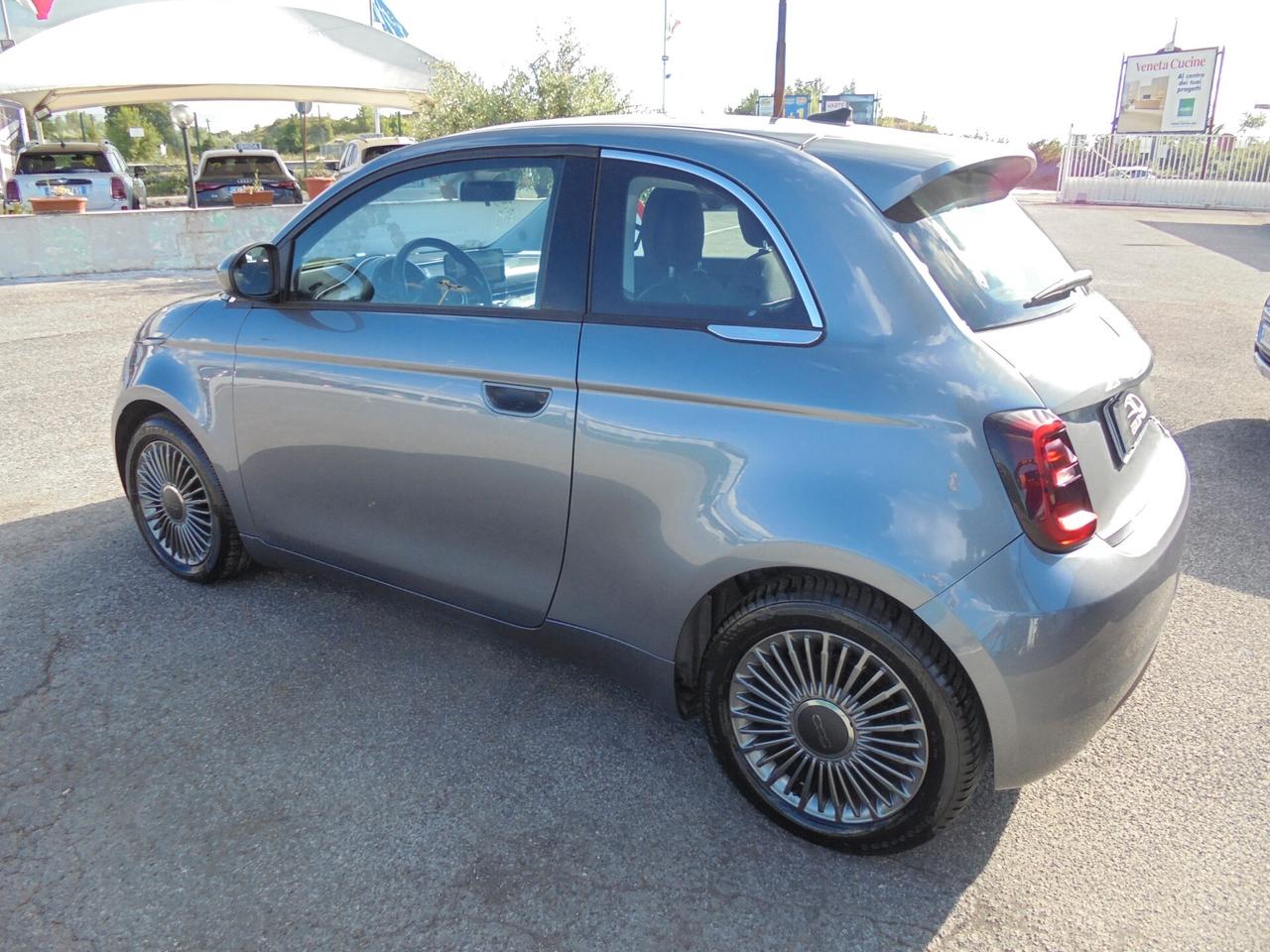 Fiat 500 500e Berlina 42 kWh Icon