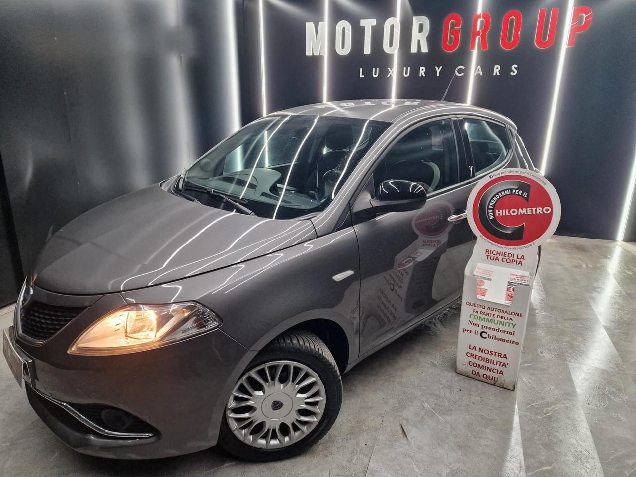 Lancia Ypsilon 1.2 69 CV 5 porte Platinum Gpl