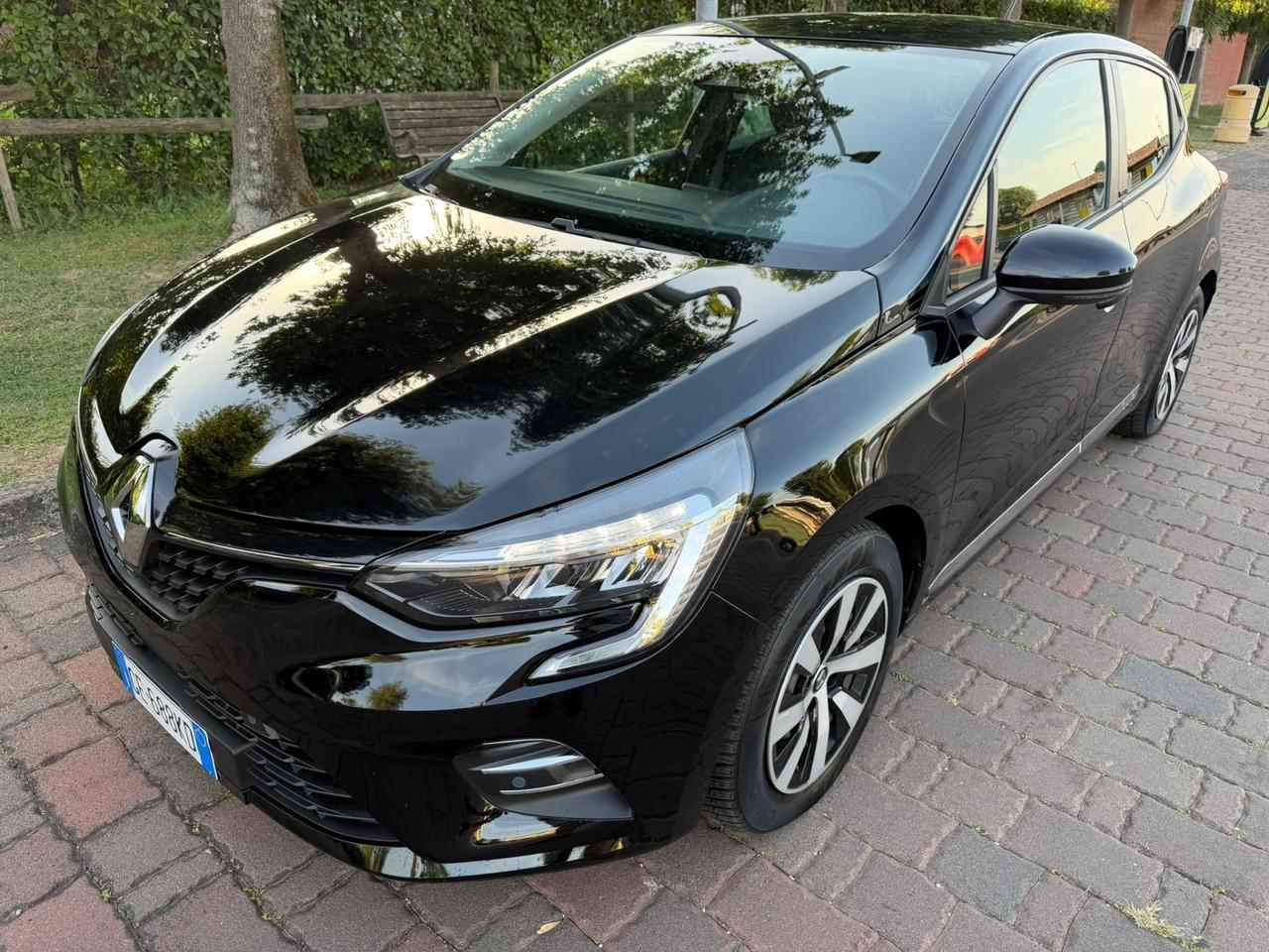 Renault Clio Full Hybrid E-Tech 140 CV 5 porte Initiale Paris