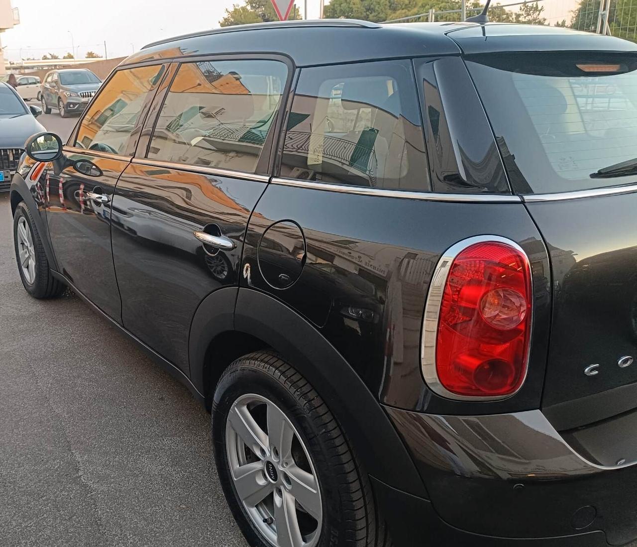 Mini Cooper D Countryman 1.6 2015 solo 129.000 Km.