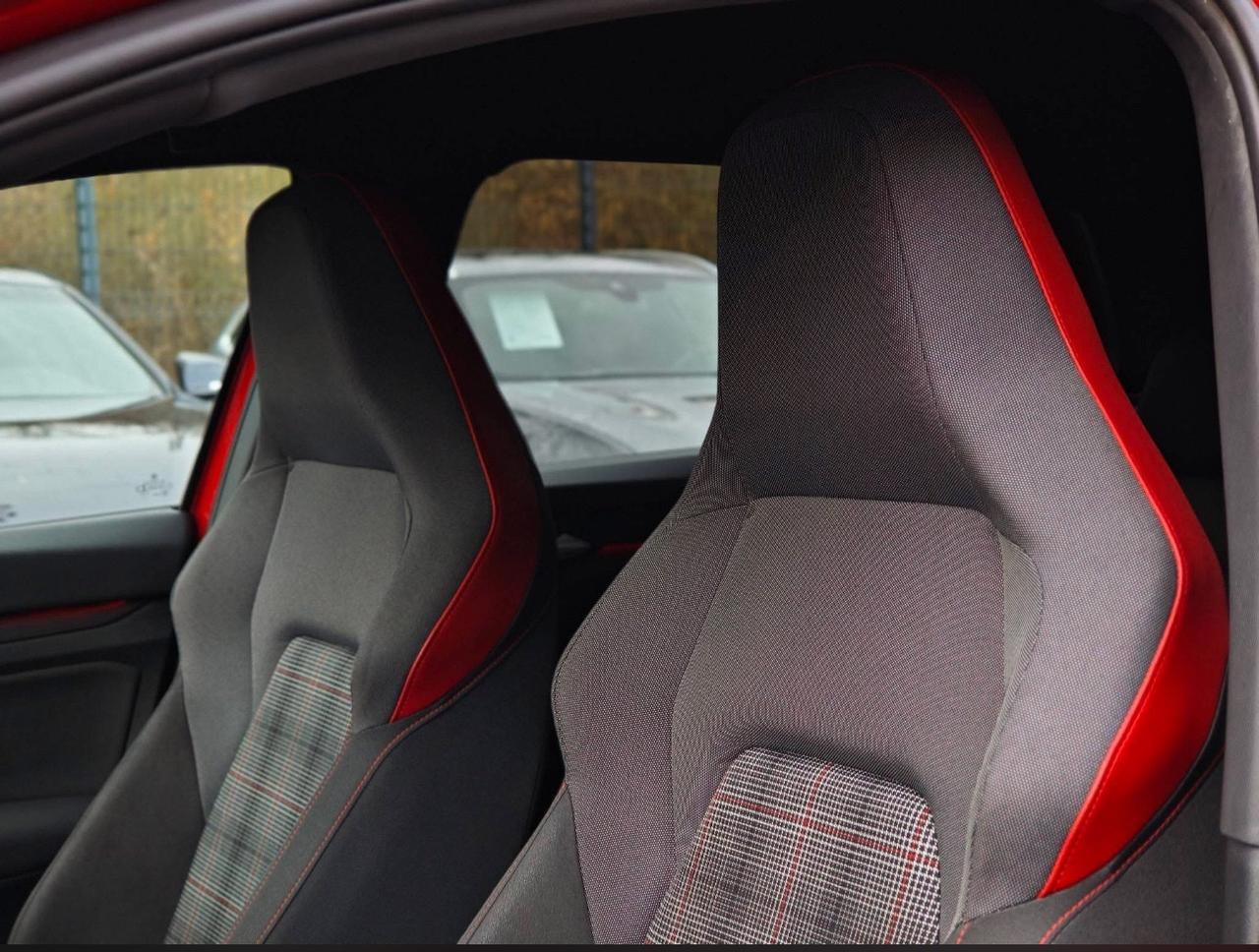 Volkswagen Golf GTI 2.0 TSI