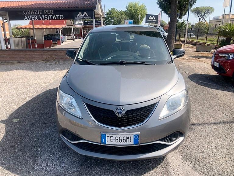Lancia Ypsilon 1.2 69 CV 5 porte Silver
