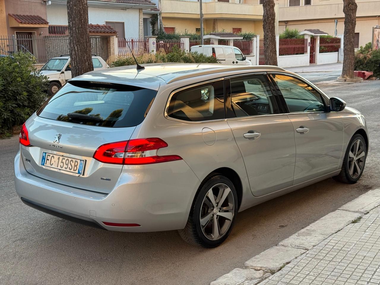 Peugeot 308 BlueHDi SW Allure NAVI FULL LED - 2016
