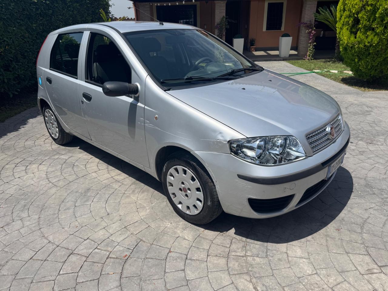Fiat Punto 1.2 benzina - POCHI KM - 2010