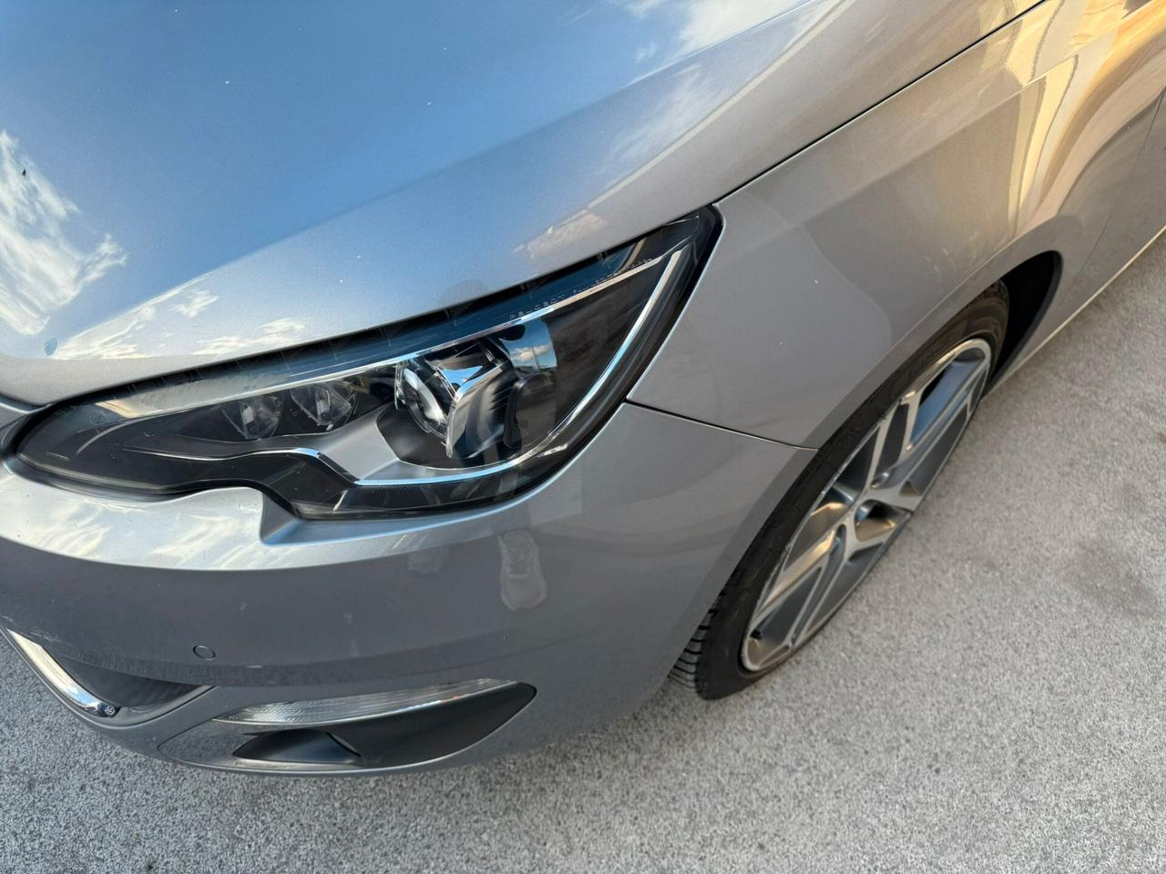 Peugeot 308 BlueHDi 150 S&S SW Allure