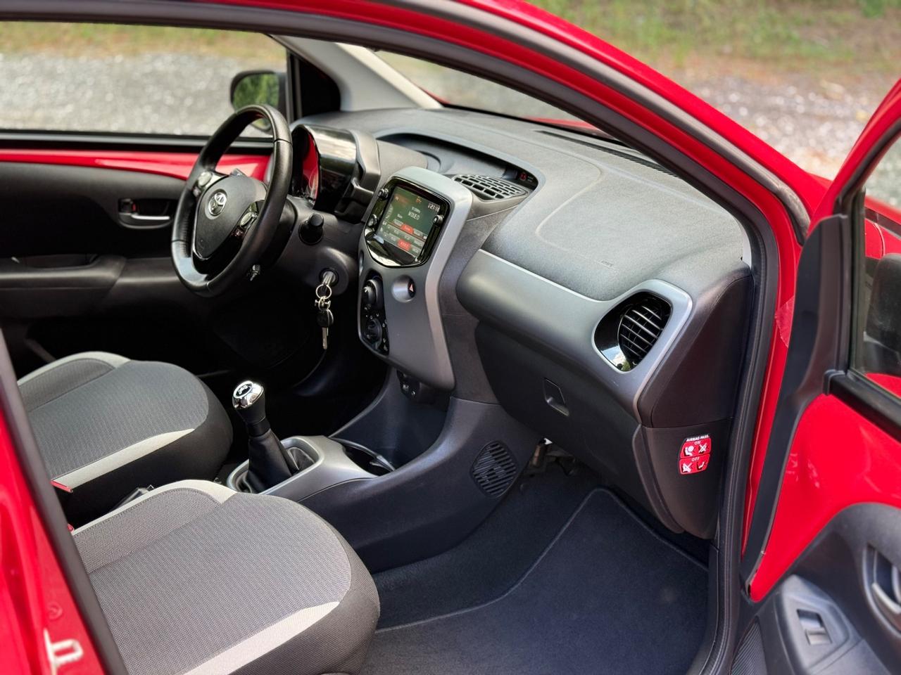 Toyota Aygo Connect 1.0 VVT-i 72 CV 5 porte x-clusiv