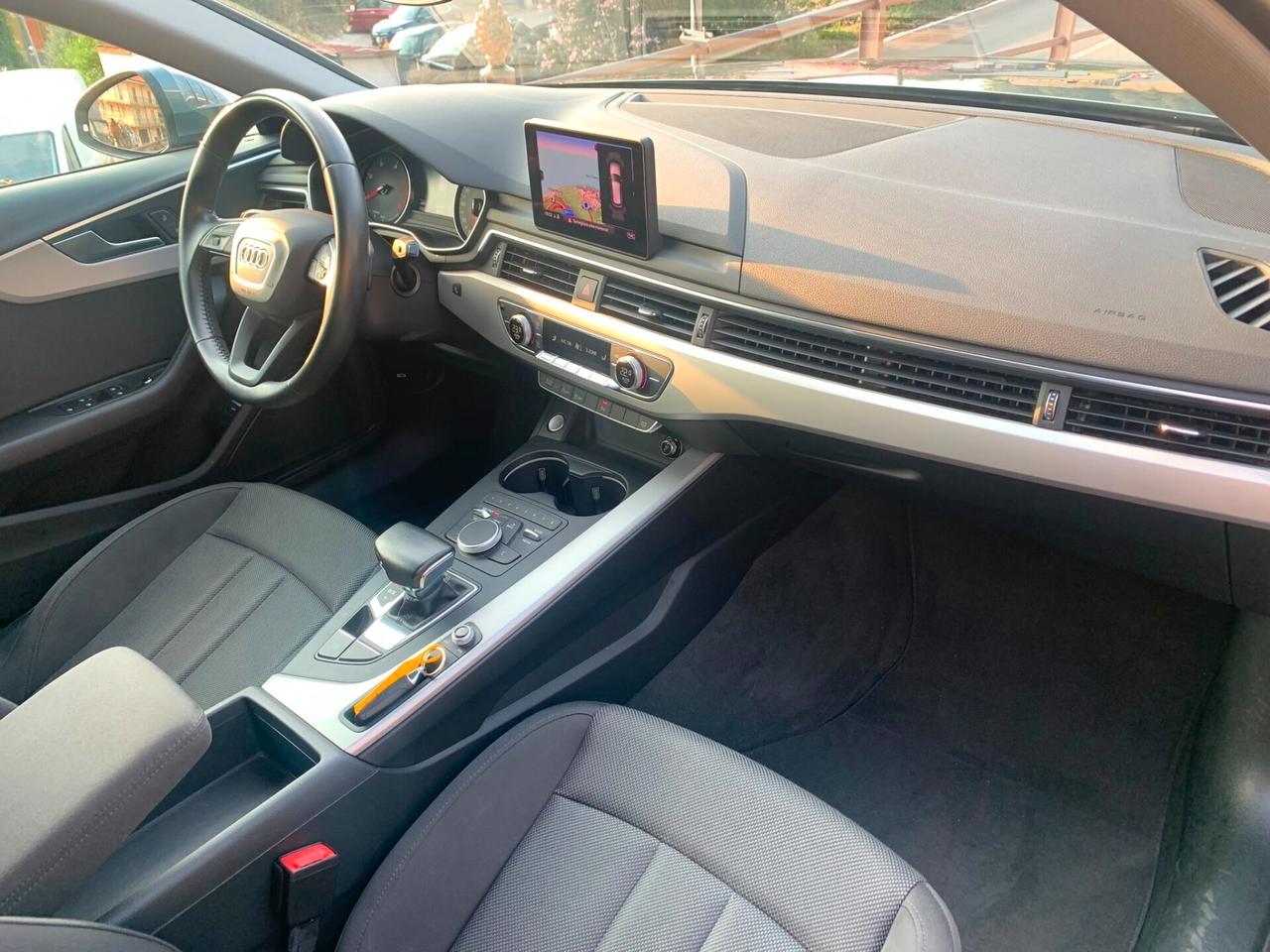 Audi A4 Avant 30 TDI S tronic Business