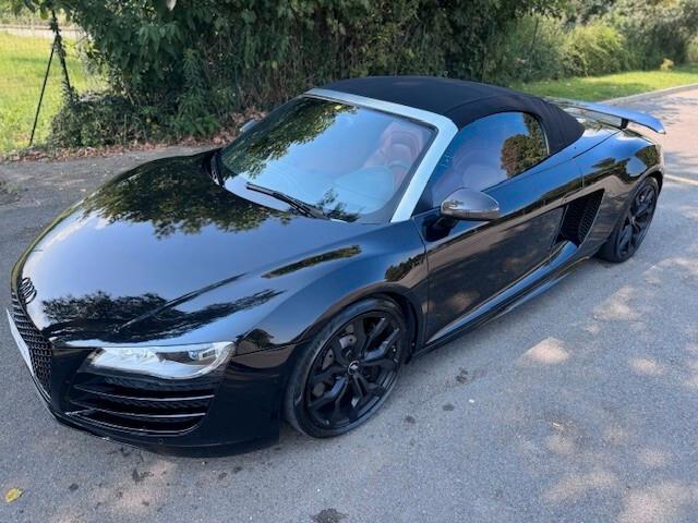 Audi R8 Spyder 4.2 V8 FSI quattro R tronic