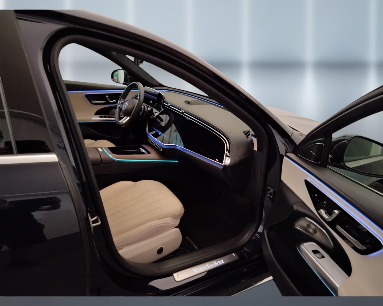 Mercedes-Benz Classe E- W214 Berlina - E 220 d AMG Line Premium auto