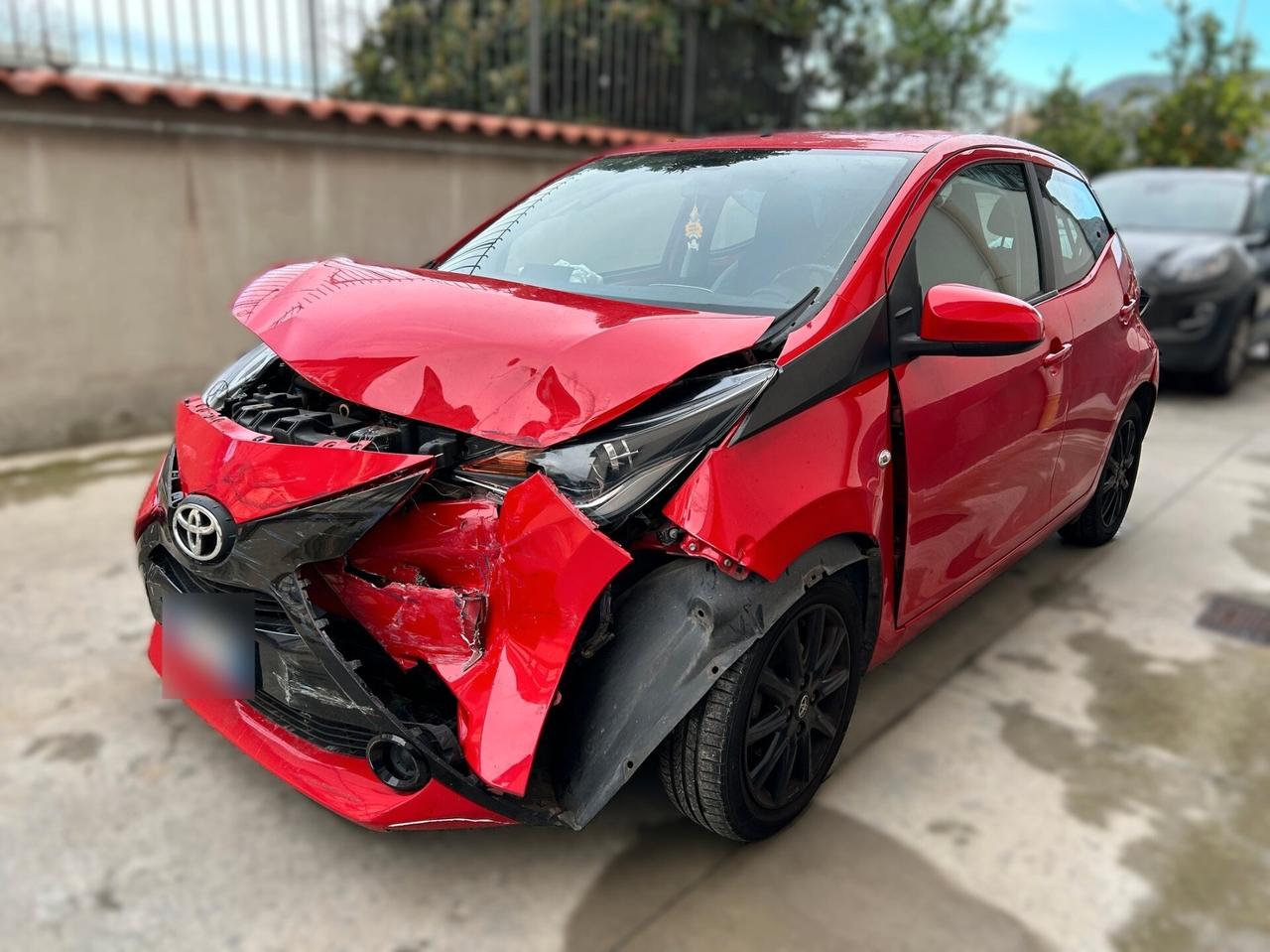 Toyota Aygo 1.0 Benz *GPL* Aut - 2017 Incidentata