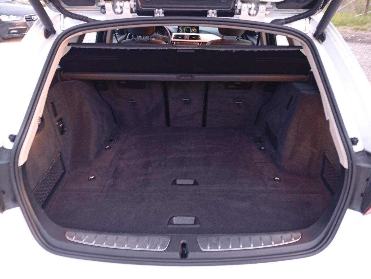 Bmw 320d xDrive Touring Luxury