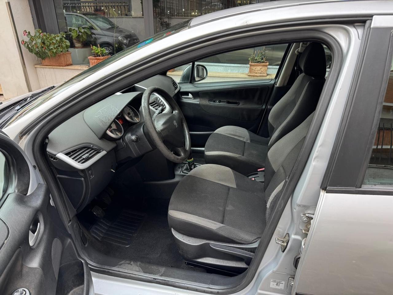 PEUGEOT 207 1.4 8V 75CV 5p. Energie