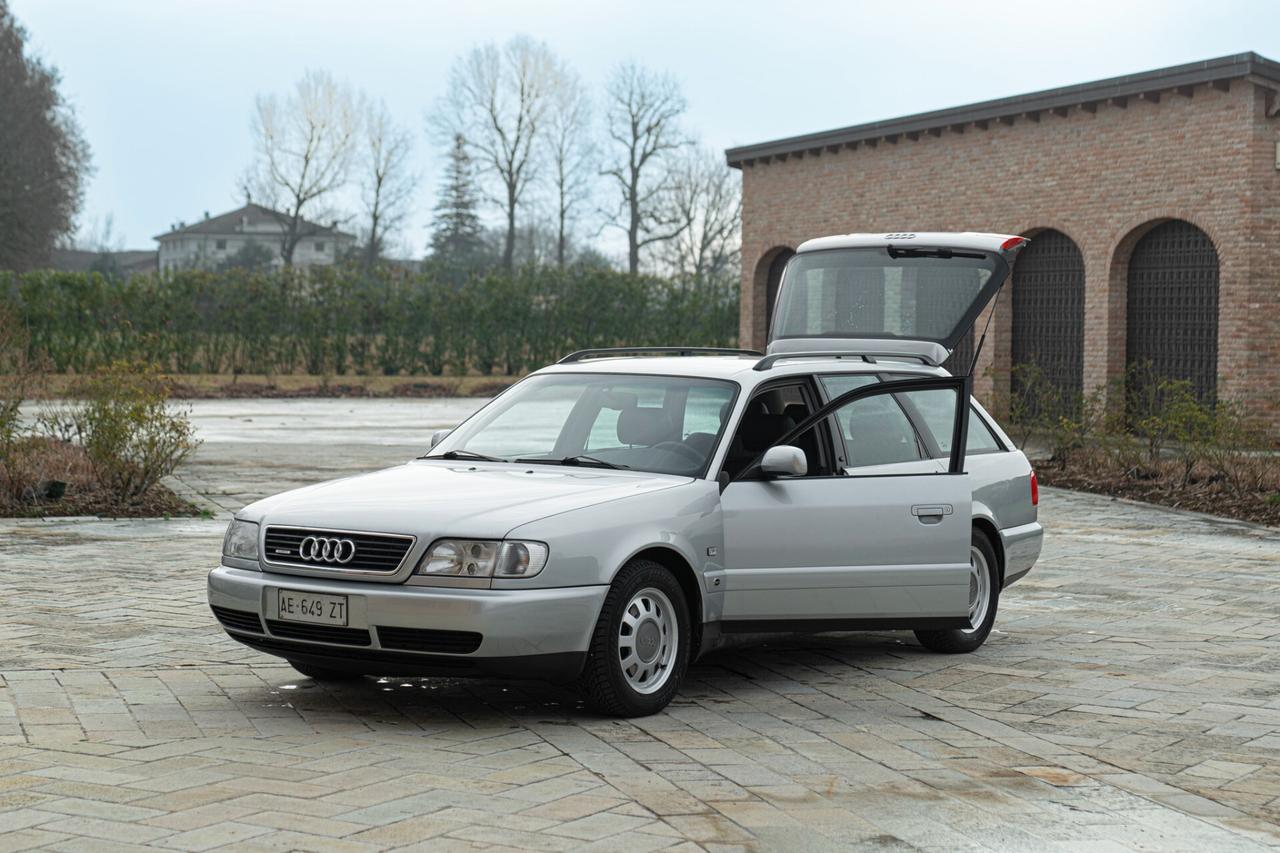 Audi A6 AVANT QUATTRO - RDS01731