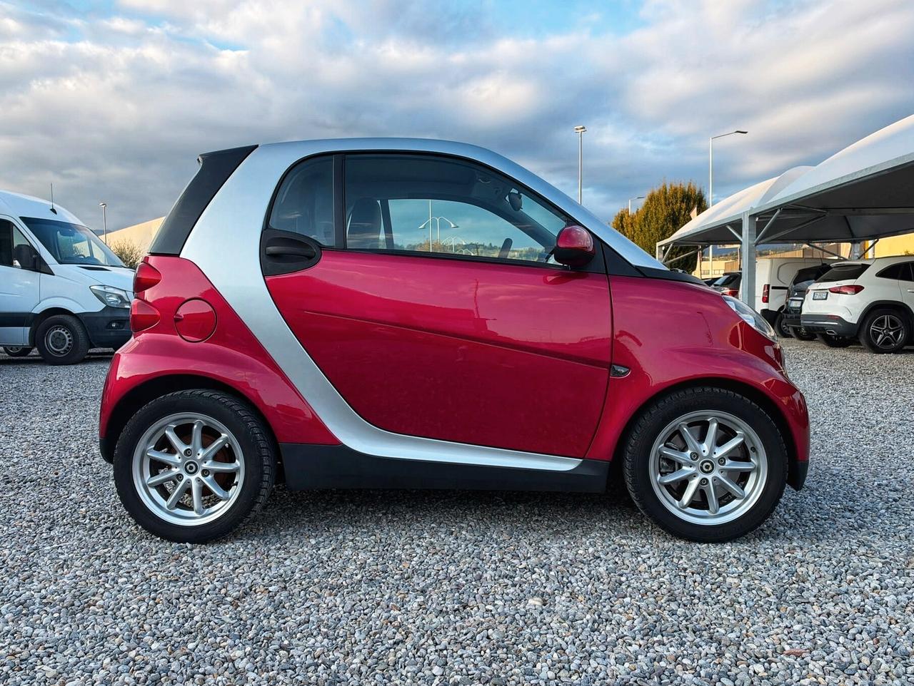 Smart ForTwo 1000 52 kW coupé OK NEOPATENTATI