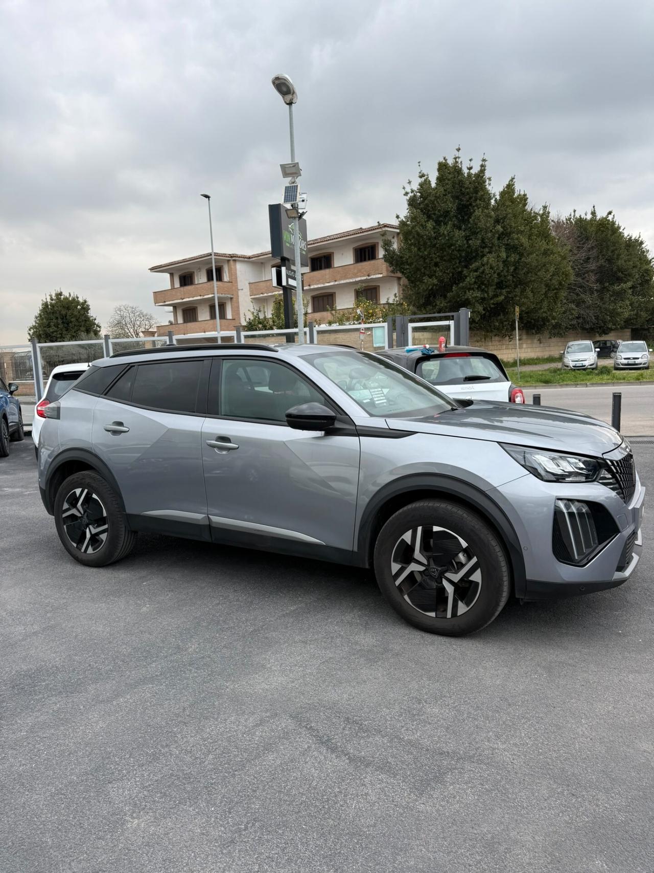 Peugeot 2008 Hybrid 136 e-DCS6 Allure 02/2025