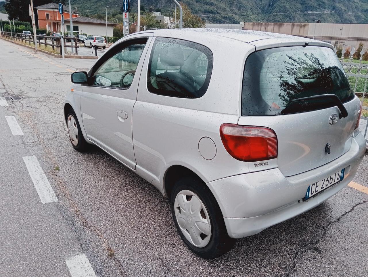 Toyota Yaris 1.0i 16V cat 3 porte Sol
