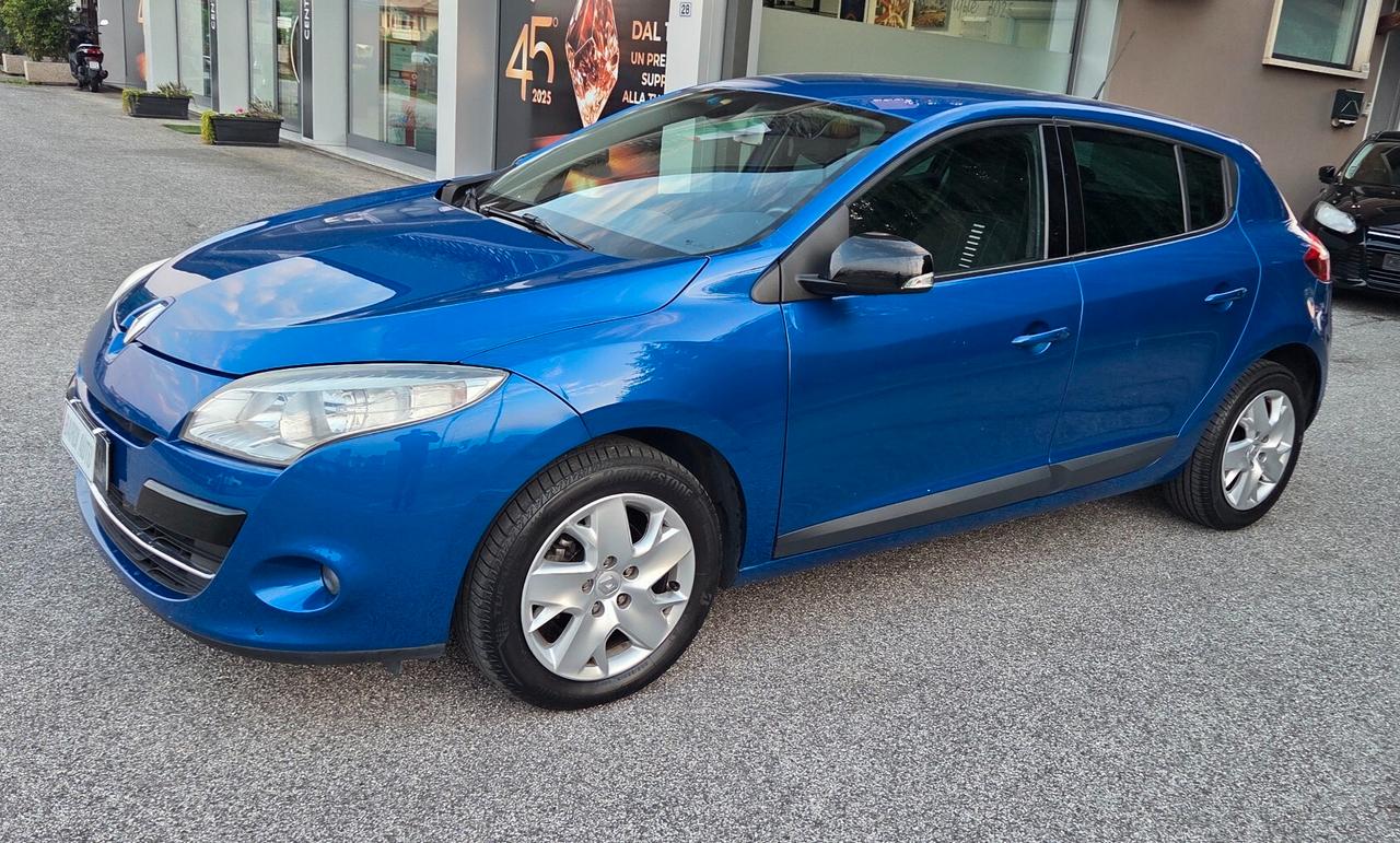 Renault Megane 1.6 Attractive 5 porte