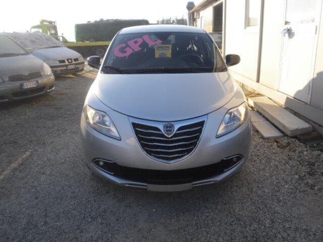 Lancia Ypsilon 1.2 69 CV 5 porte GPL Ecochic Gold neopatentati