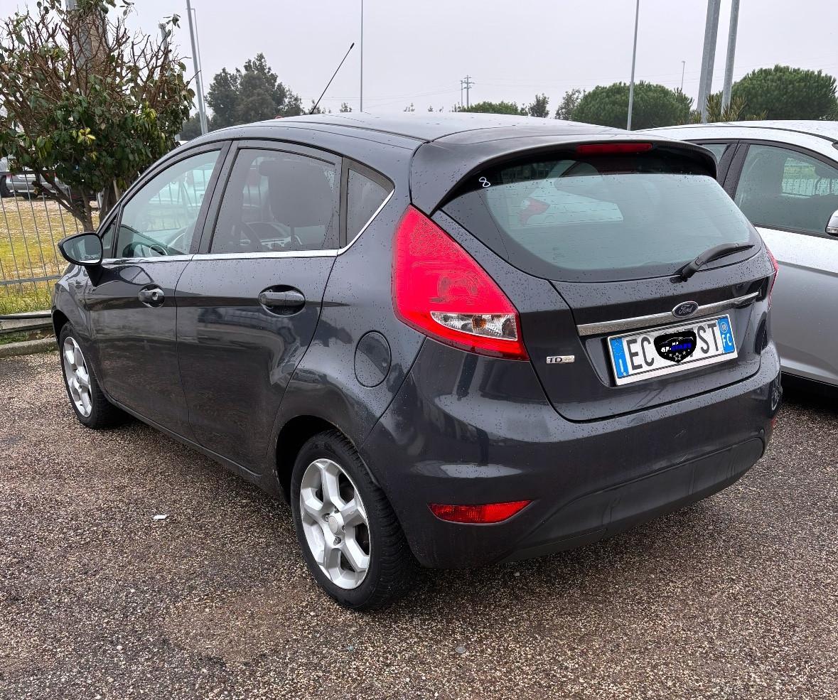 Ford Fiesta 1.4 TDCi 68CV 5 porte Titanium