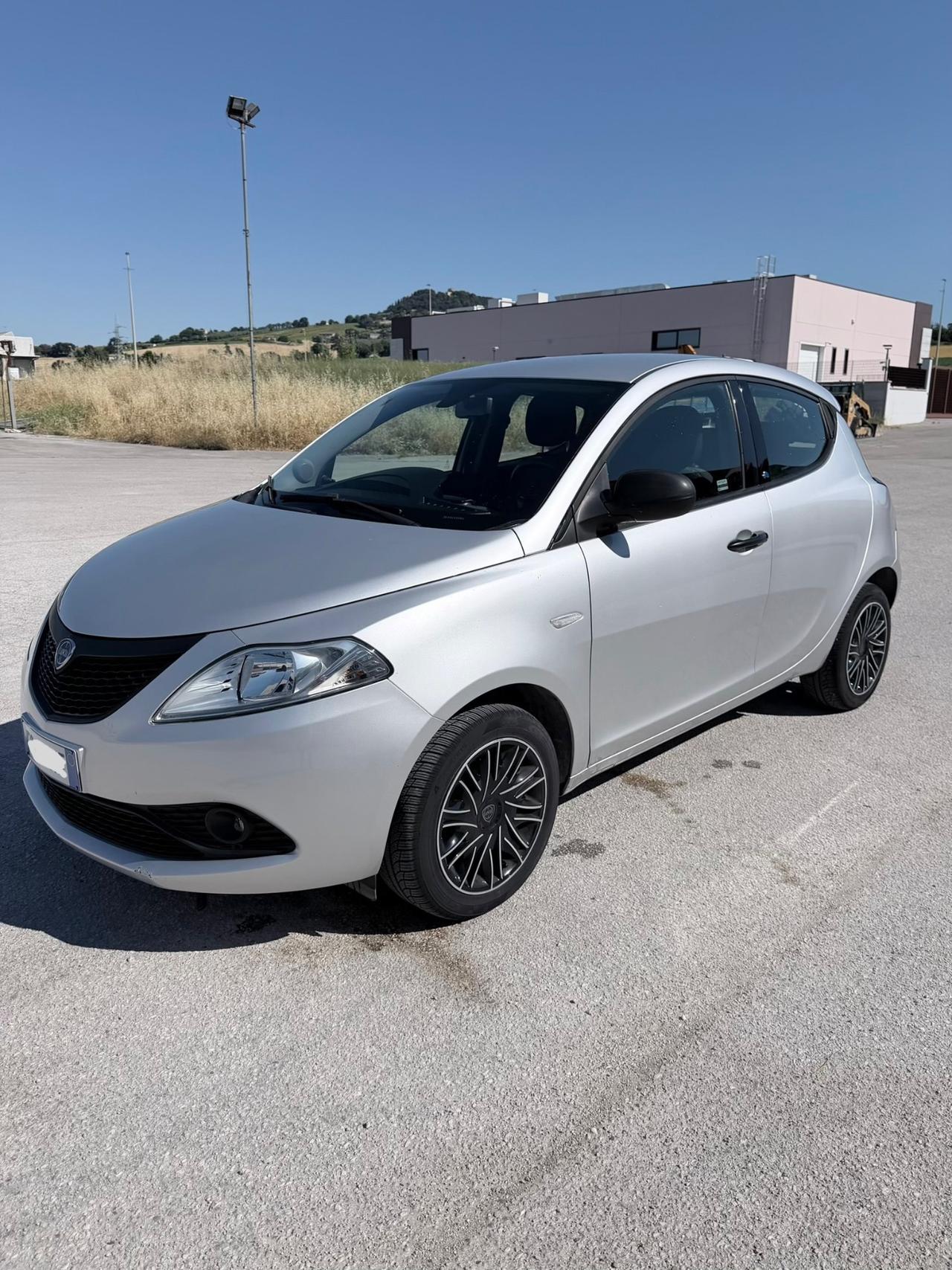 Ypsilon 1.2 GPL Elefantino Uniproprietà Neopatentati