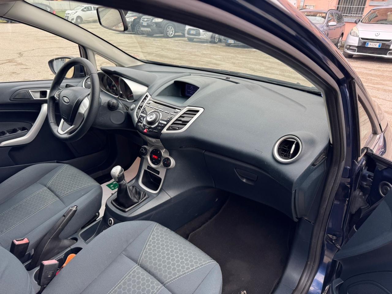 Ford Fiesta 1.4 5p. Bz.- GPL Titanium perfetta