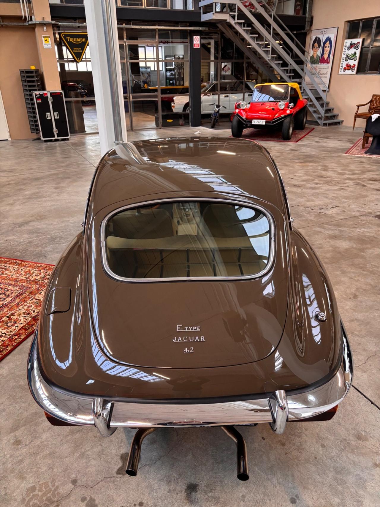 Jaguar E-Type Serie 2 4 posti 4.2L