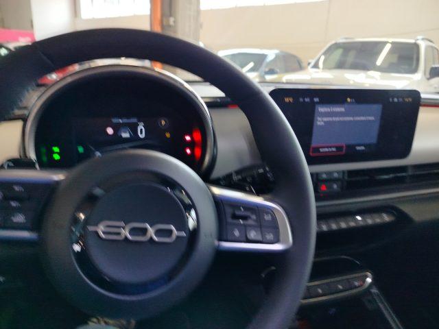 FIAT 600 Hybrid 100 CV DCT MHEV La Prima