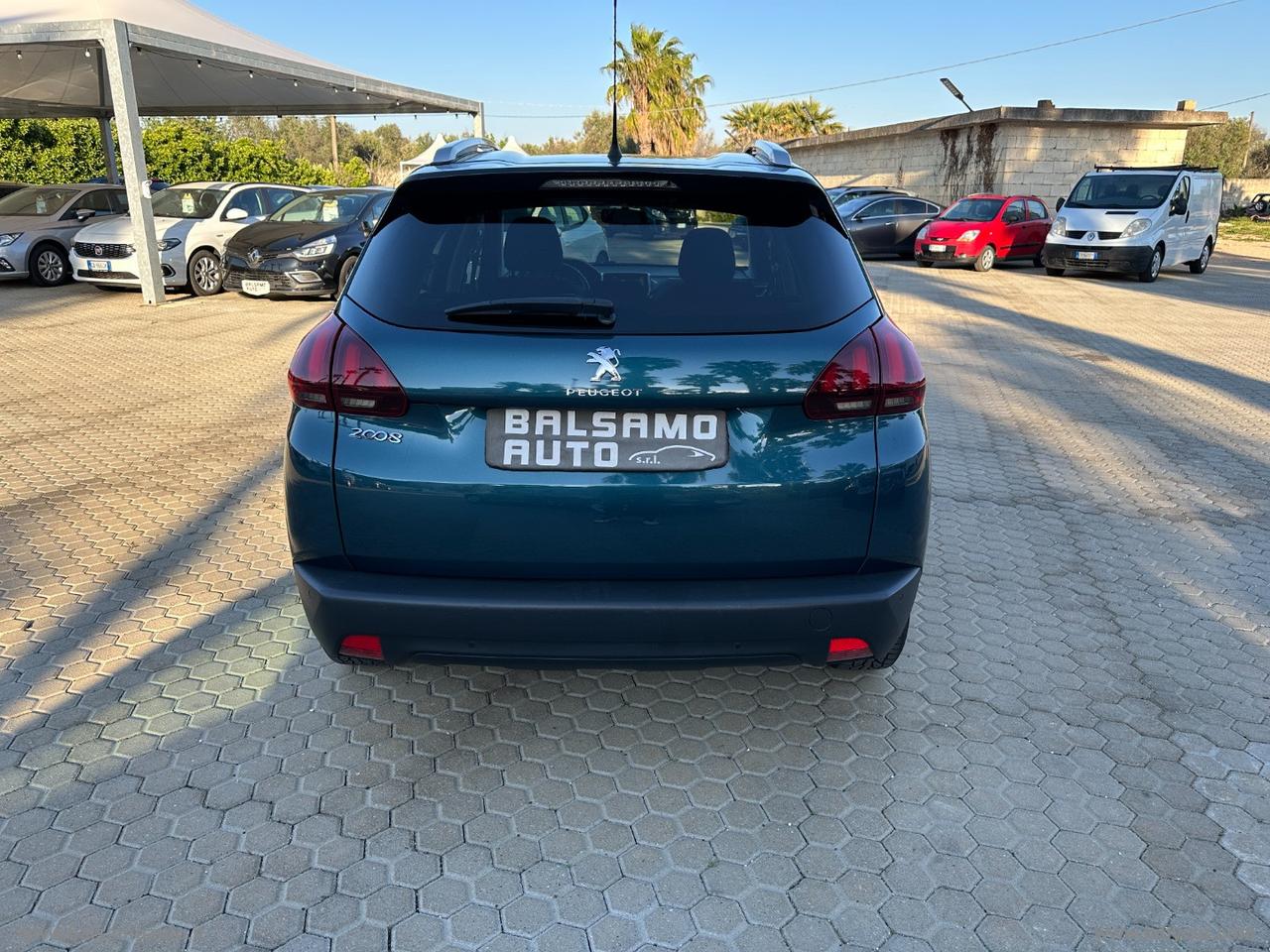PEUGEOT 2008 BlueHDi 100 Allure