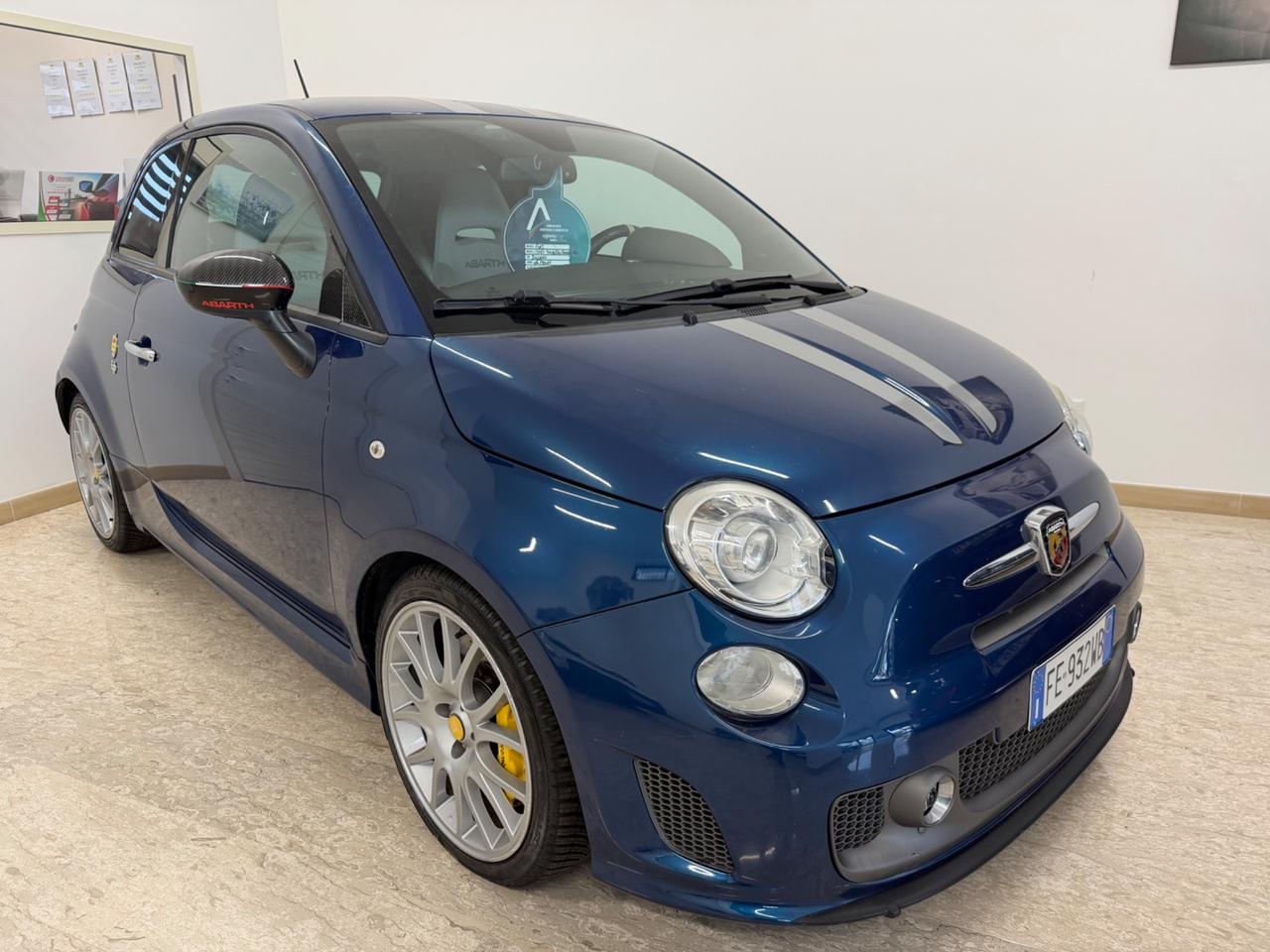 Abarth 500 1.4 Turbo T-Jet TRIBUTO FERRARI