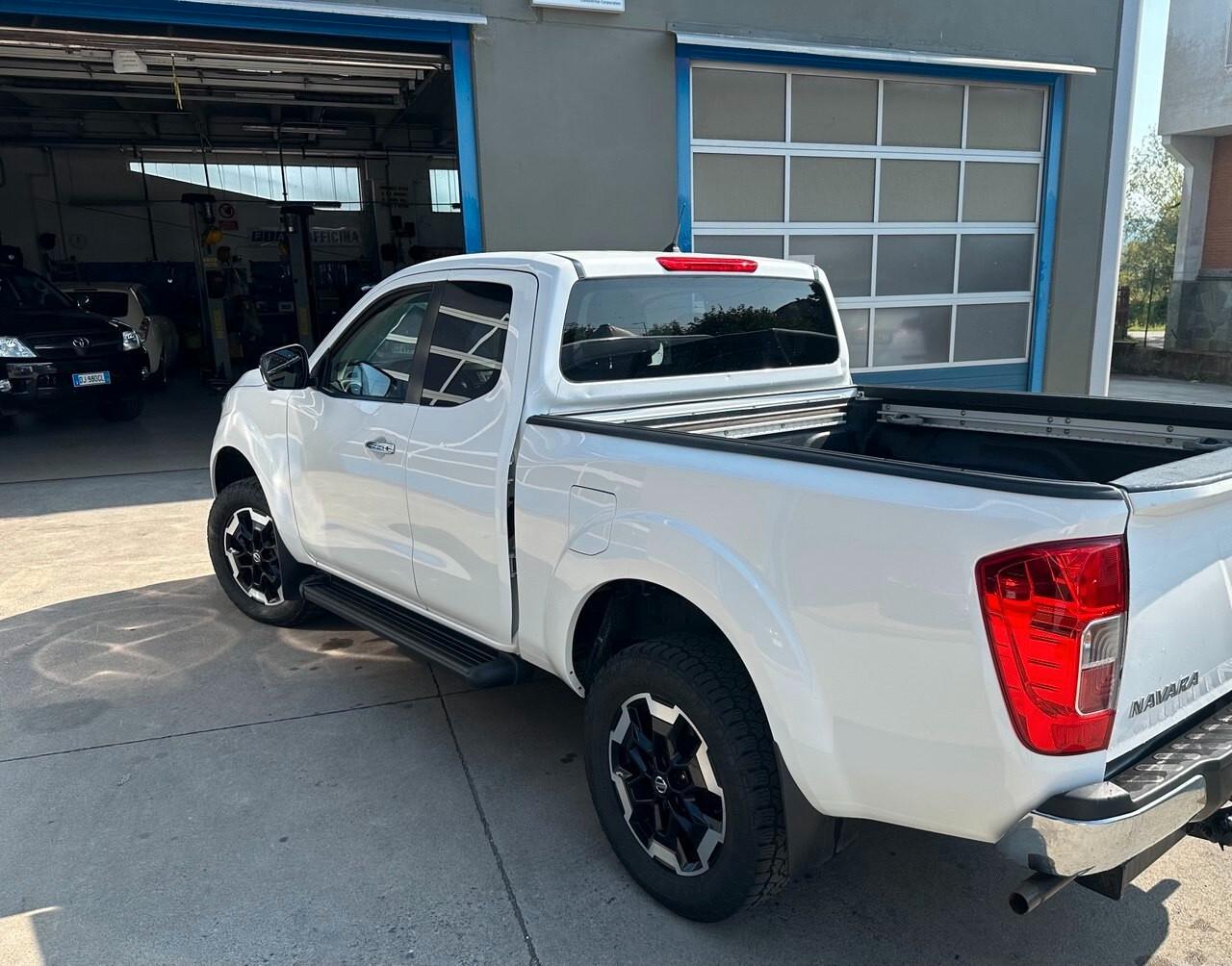 Nissan Navara 2.3 dCi 4WD King Cab Acenta