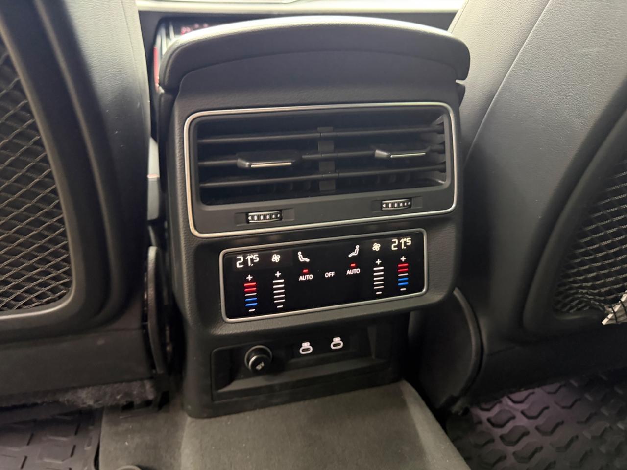Audi SQ8 TFSI IPER FULL ITALIANA UFFICIALE