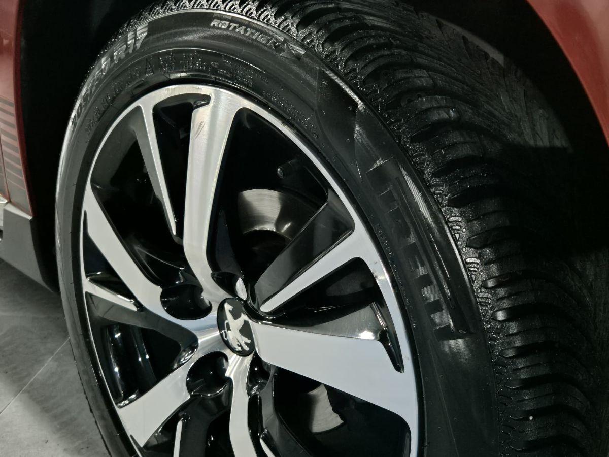 PEUGEOT - 2008 - 1.6 e-HDi 92 CV S&S Urban Cross