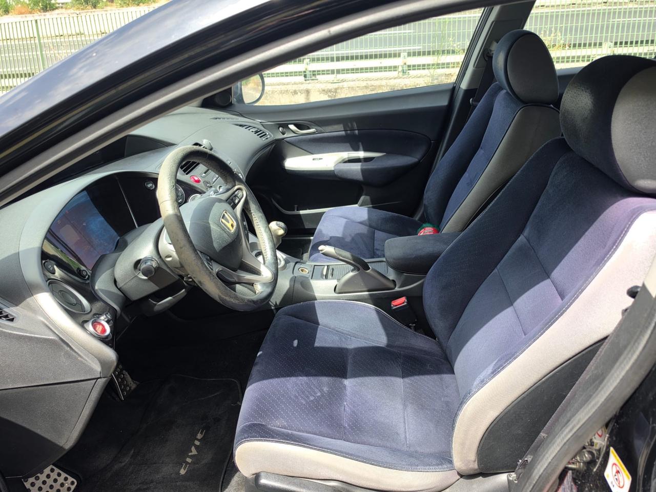 Honda Civic 1.8 i-VTEC 5p. Executive i-P