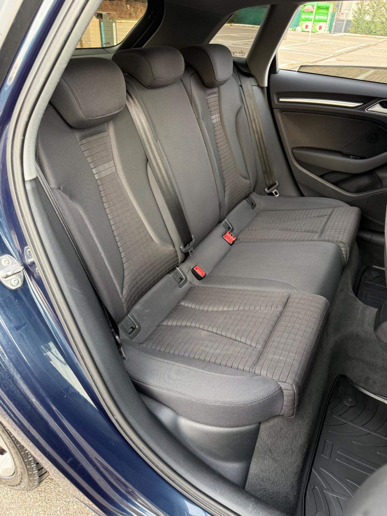 Audi A3 SPB 1.6 TDI S tronic*Navi*Led*Xenon