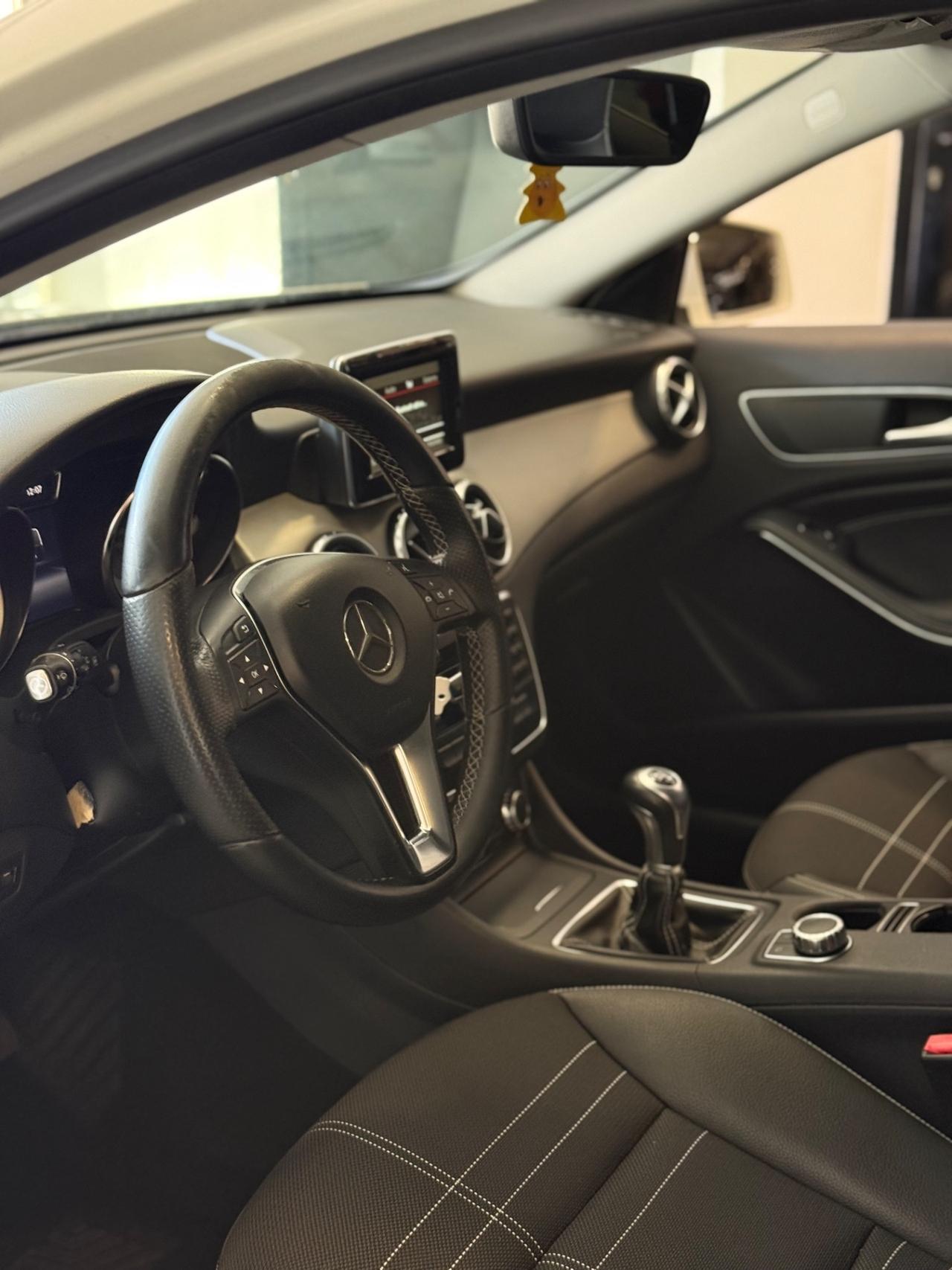 Mercedes-benz GLA 200 d Sport