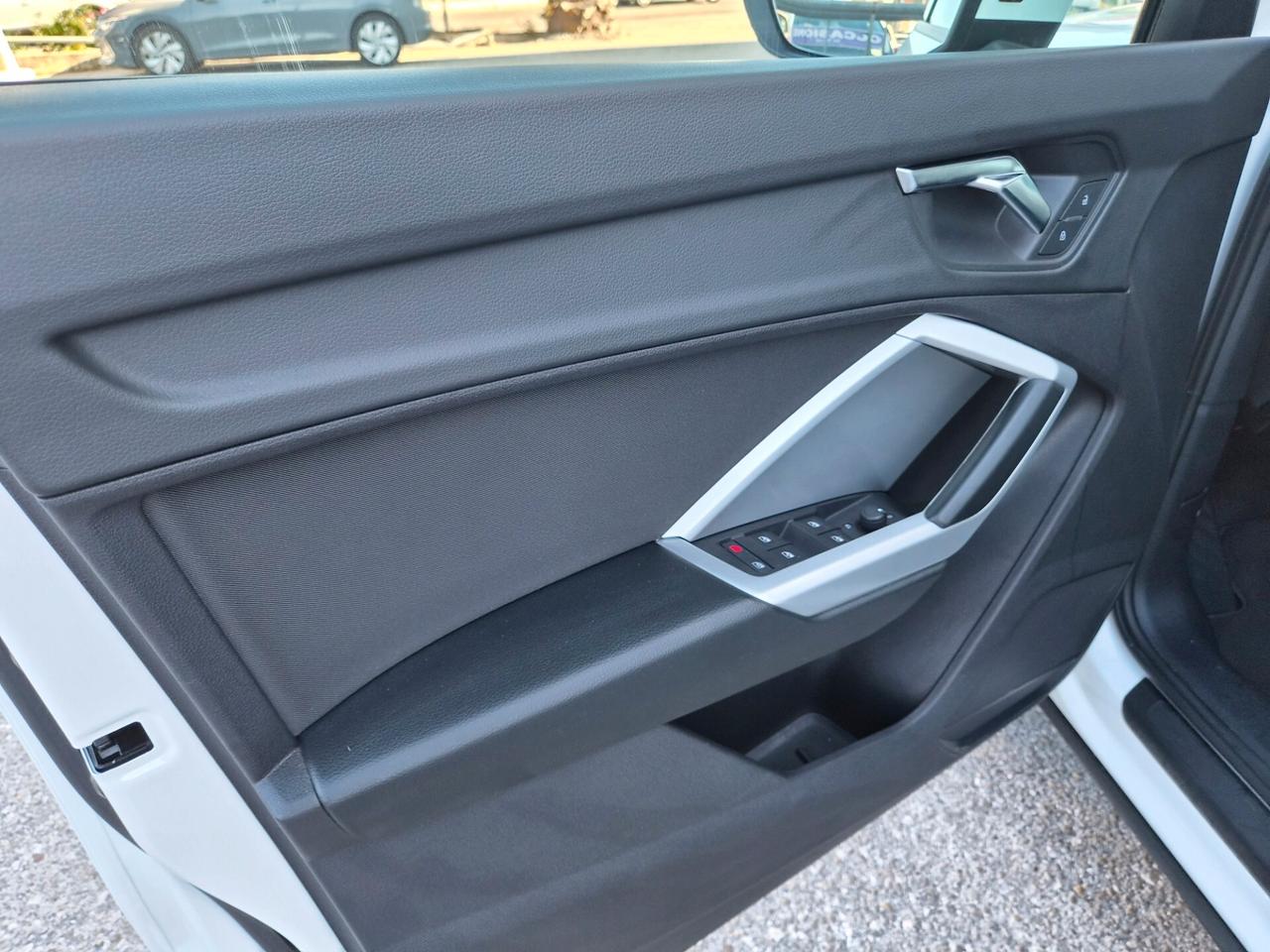Audi Q3 2.0 TDI 150 CV * CAMBIO AUTOM.