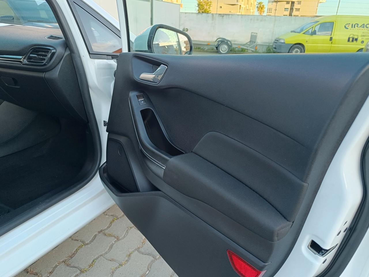 Ford Fiesta 1.5 EcoBlue 5 porte Titanium