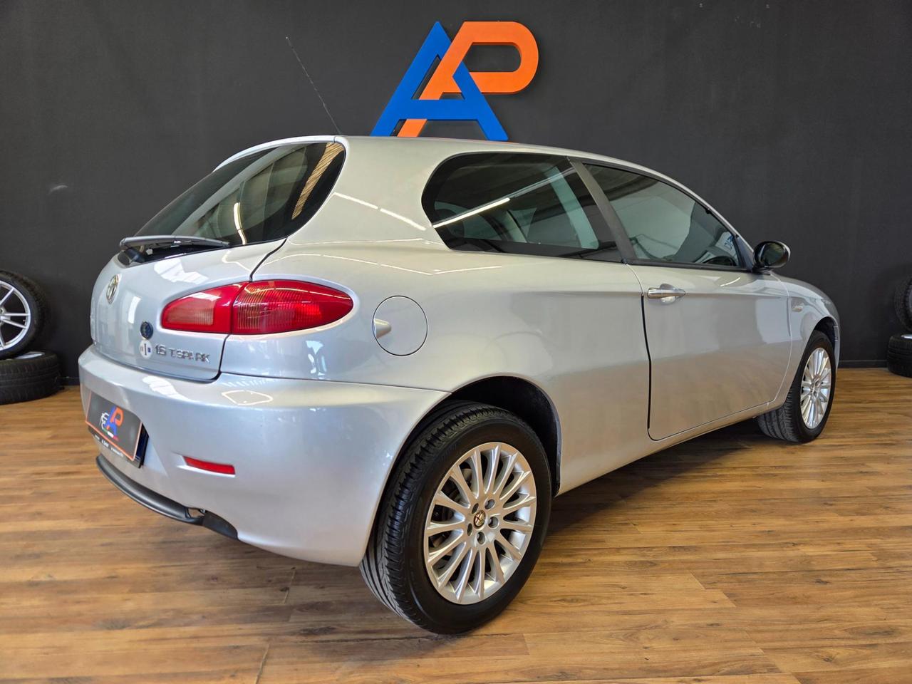 Alfa Romeo 147 3 Porte 147 3p 1.6 ts 16v Distinctive c/esp 105cv