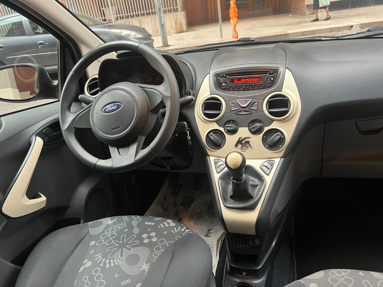 Ford Ka 1.3 TDCi 75CV Titanium cDPF