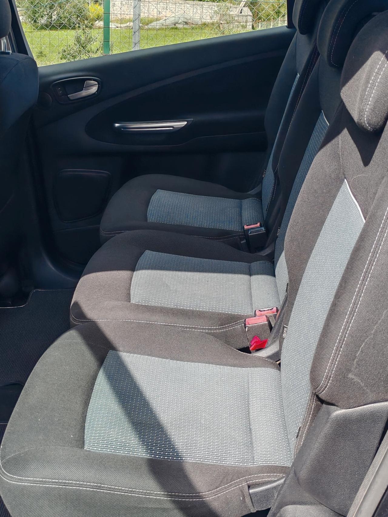 Ford S-Max 2.0 TDCi 140CV Powershift 7 posti Business Nav