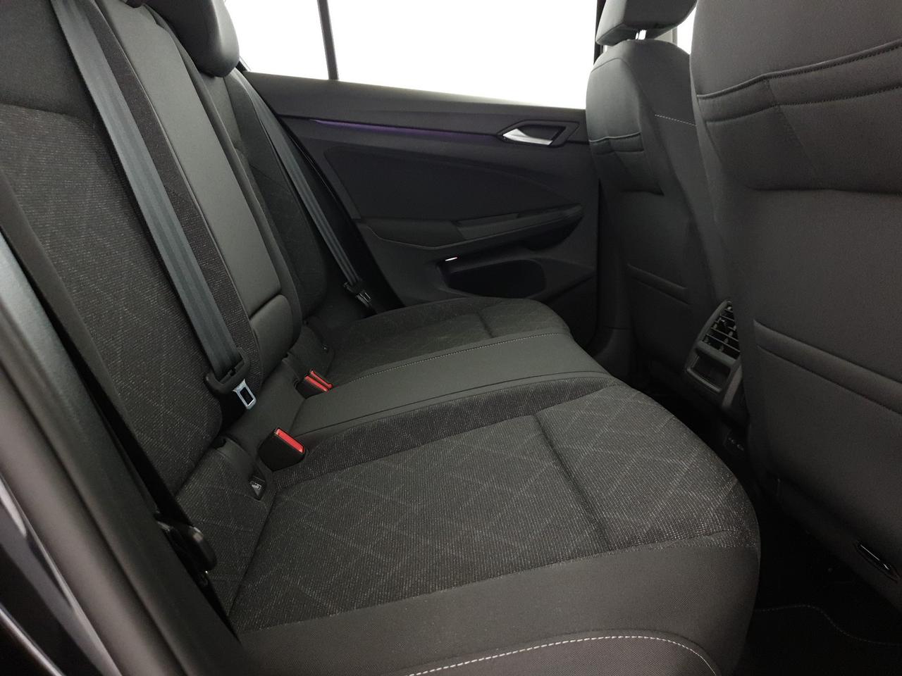 Volkswagen Golf 1.5 tgi life 130cv