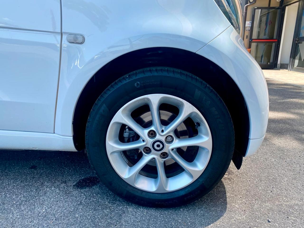 Smart ForTwo PASSION -TETTO-LED -NAVI-GARANZIA
