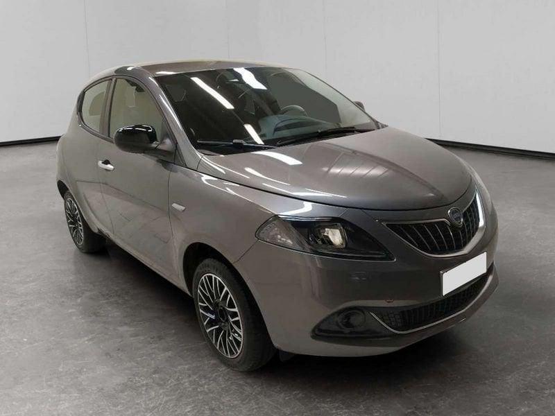 Lancia Ypsilon 1.0 firefly hybrid Platino s&s 70cv