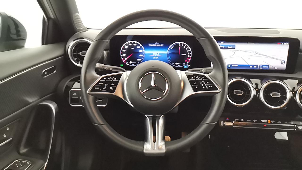 Mercedes-Benz Classe A - W177 2023 - A 250 e phev Progressive Advanced auto